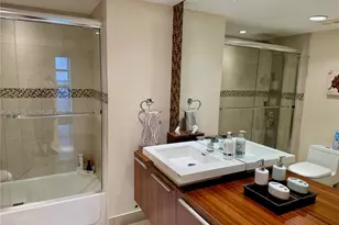 1000 Island Blvd, Aventura, FL 33160 - Photo 23