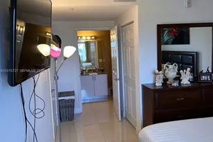 2300 NW 7th St, Miami, FL 33125 - Photo 11