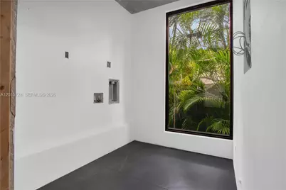 221 SW 25th Rd, Miami, FL 33129 - Photo 17