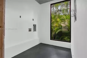 221 SW 25th Rd, Miami, FL 33129 - Photo 17