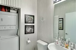888 SE Biscayne Blvd, Miami, FL 33132 - Photo 13