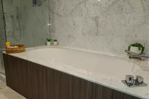 1000 Brickell Plaza, Miami, FL 33131 - Photo 17