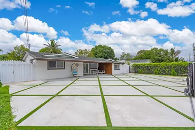 46 NE 164th St, Miami, FL 33162 - Photo 3