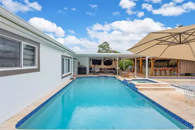 46 NE 164th St, Miami, FL 33162 - Photo 35