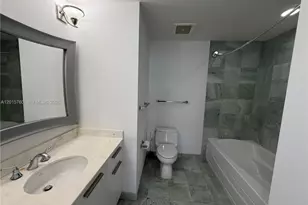 1060 Brickell Ave, Miami, FL 33131 - Photo 9