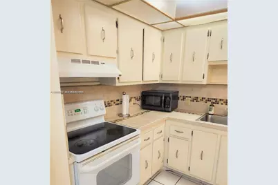 3375 N Country Club Dr #203, Aventura, FL 33180 - Photo 5