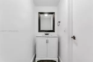 10903 N Kendall Dr, Miami, FL 33176 - Photo 13