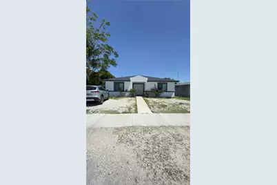 829 SW 5th St, Homestead, FL 33030 - Photo 1