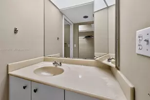 13055 SW 15th Ct, Pembroke Pines, FL 33027 - Photo 19