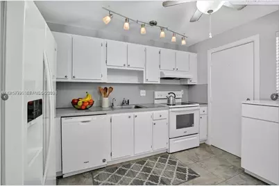 3050 NE 16th Ave #407, Oakland Park, FL 33334 - Photo 3