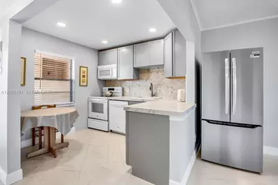 1020 Country Club Dr #405, Margate, FL 33063 - Photo 5