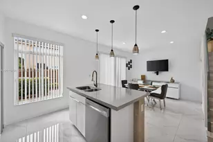 11248 NW 56th St, Doral, FL 33178 - Photo 13