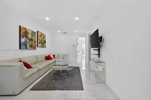 11248 NW 56th St, Doral, FL 33178 - Photo 5