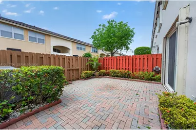 11248 NW 56th St, Doral, FL 33178 - Photo 37