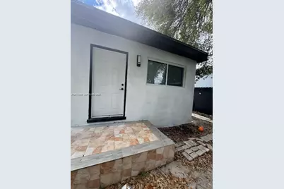 833 NW 75th St, Miami, FL 33150 - Photo 13