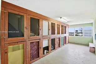 330 SE 2nd St, Hallandale Beach, FL 33009 - Photo 11