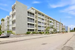 330 SE 2nd St, Hallandale Beach, FL 33009 - Photo 1