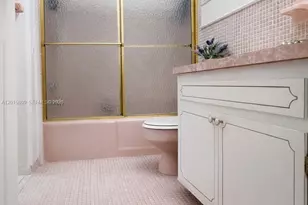 330 SE 2nd St, Hallandale Beach, FL 33009 - Photo 25