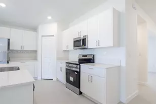 17564 SW 285th St, Homestead, FL 33030 - Photo 7