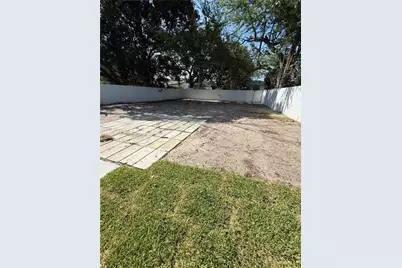 1760 NW 84th St, Miami, FL 33147 - Photo 15