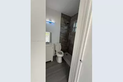 1760 NW 84th St, Miami, FL 33147 - Photo 5