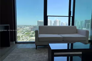 20 NE 11th St, Miami, FL 33132 - Photo 7