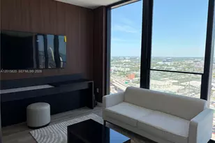 20 NE 11th St, Miami, FL 33132 - Photo 9