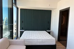 20 NE 11th St, Miami, FL 33132 - Photo 15