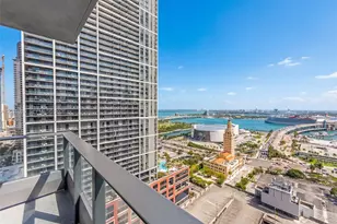 121 NE 5th St, Miami, FL 33132 - Photo 5
