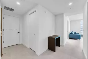 121 NE 5th St, Miami, FL 33132 - Photo 13