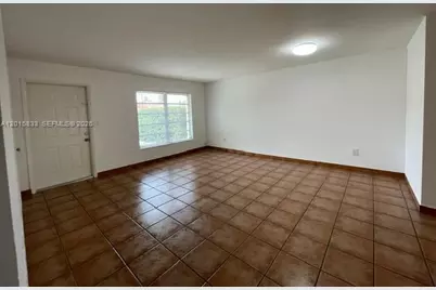 10112 SW 20th St, Miami, FL 33165 - Photo 3