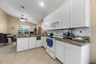 7363 Via Luria, Lake Worth, FL 33467 - Photo 19