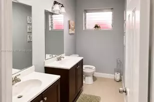 1010 N 74th Way, Hollywood, FL 33024 - Photo 13