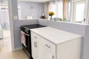 1010 N 74th Way, Hollywood, FL 33024 - Photo 5