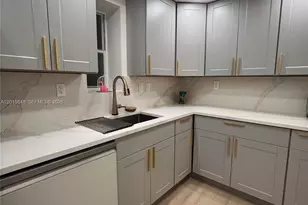 20300 W Country Club Dr, Aventura, FL 33180 - Photo 3