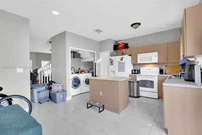 1660 SE 30th St, Homestead, FL 33035 - Photo 13