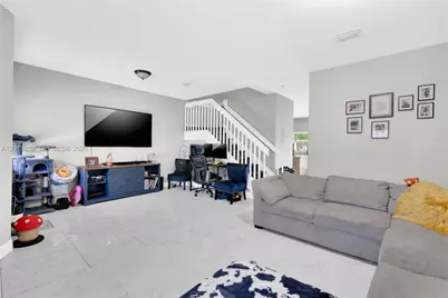 1660 SE 30th St, Homestead, FL 33035 - Photo 7