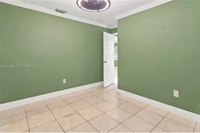 5471 W 27th Ct, Hialeah, FL 33016 - Photo 15