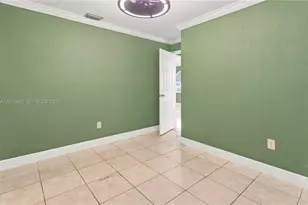 5471 W 27th Ct, Hialeah, FL 33016 - Photo 15