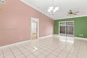 5471 W 27th Ct, Hialeah, FL 33016 - Photo 11