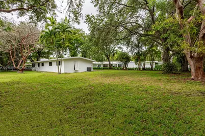 12725 SW 80th Ave, Pinecrest, FL 33156 - Photo 5