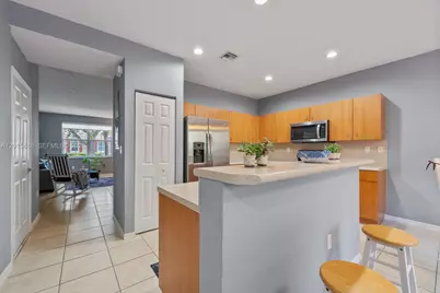 934 NE 42nd Ter, Homestead, FL 33033 - Photo 5