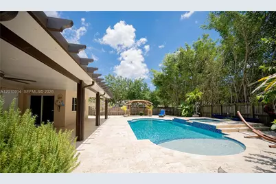 2890 NE 4th St, Homestead, FL 33033 - Photo 15