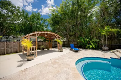 2890 NE 4th St, Homestead, FL 33033 - Photo 17