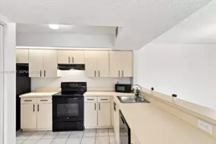 8660 SW 212th St, Cutler Bay, FL 33189 - Photo 9