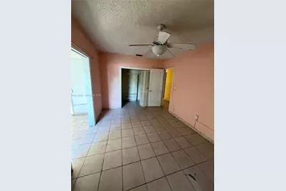 841 NE 4th Pl, Hialeah, FL 33010 - Photo 5