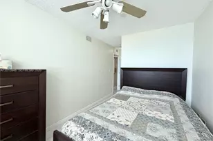 7135 Collins Ave, Miami Beach, FL 33141 - Photo 29