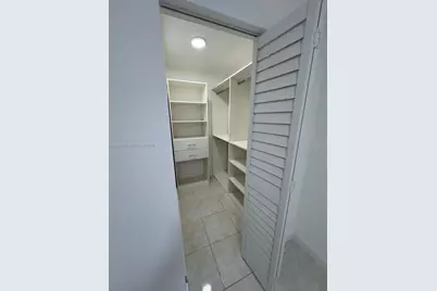 10296 NW 9th St Cir #202, Miami, FL 33172 - Photo 9