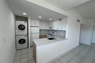 10296 NW 9th St Cir, Miami, FL 33172 - Photo 3