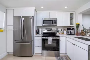8010 SW 152nd Ave, Miami, FL 33193 - Photo 11